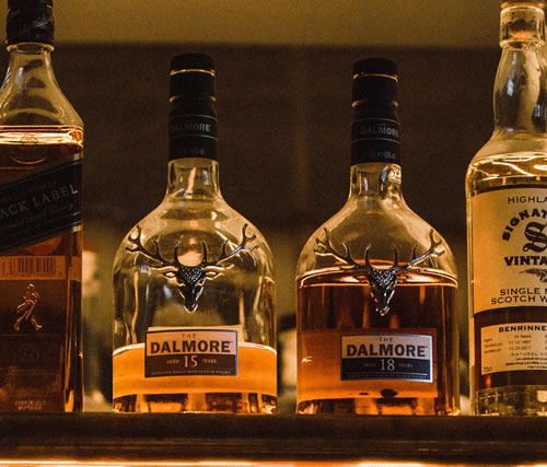 牡鹿の描かれたボトルが目印